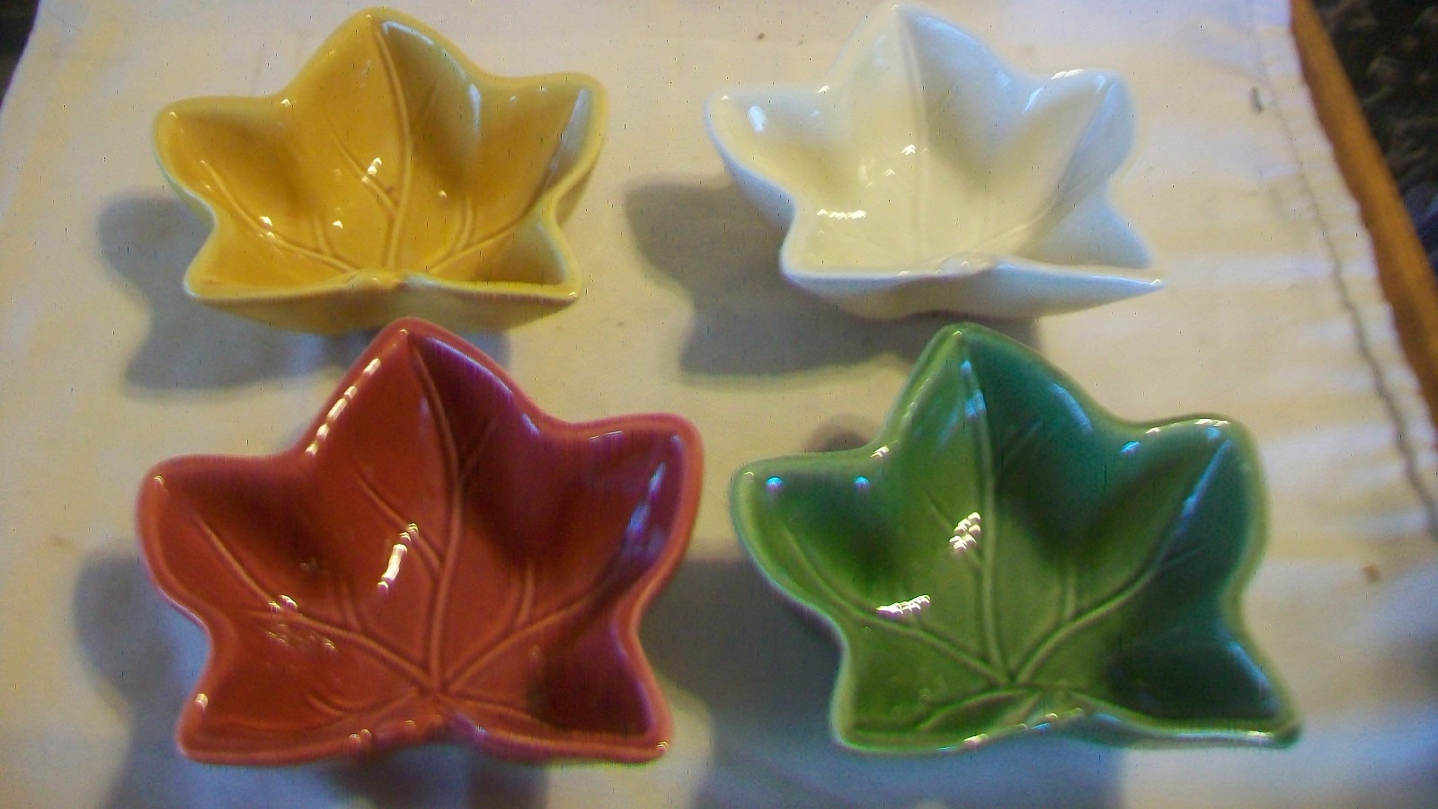 Four Piece Multi-color Ceramic Leaf Bowl Set from Harvest Model H0556 gallery