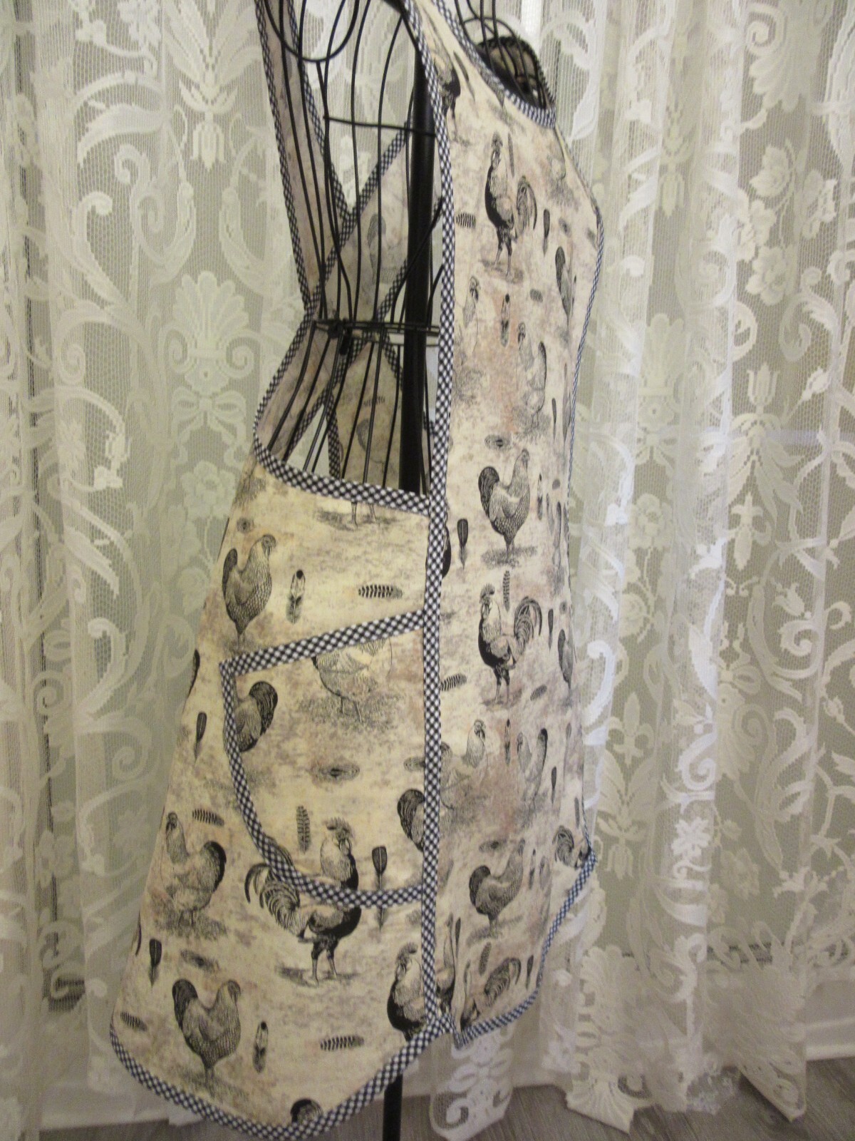 HANDMADE CRISS CROSS BACK APRON SIZE MEDIUM gallery