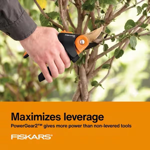 Fiskars P552 X-Series Titanium PowerGear 3/4" CutCapacity Bypass Pruning Shears gallery