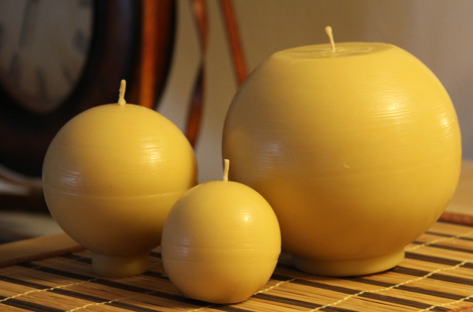 Handmade 100% Pure Beeswax Ball Round Shape Candles 100% Cotton Wick US made gallery