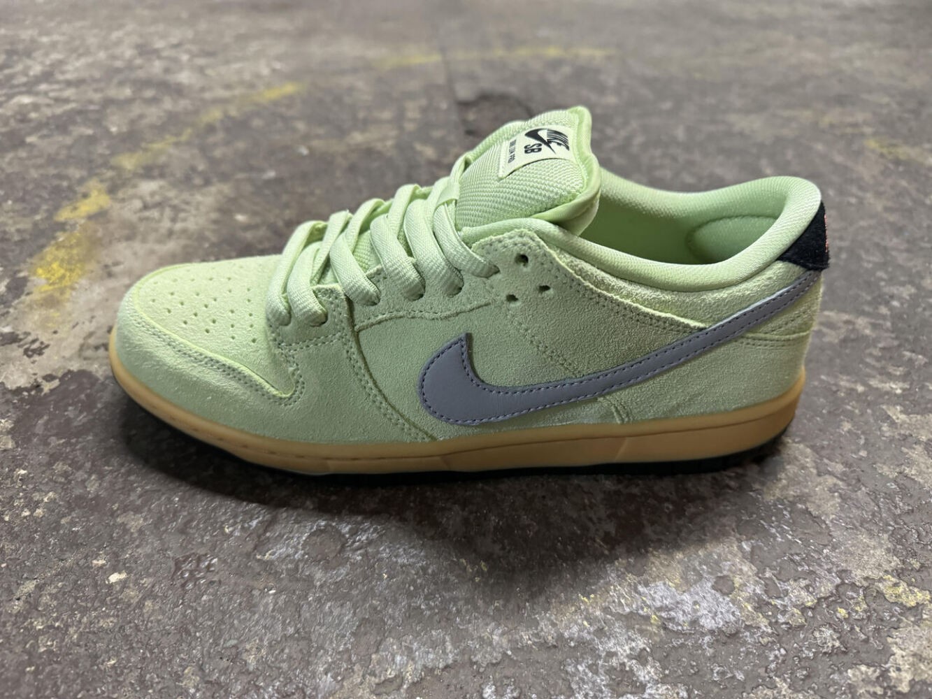 Nike SB Dunk Low Pro "Verdugo Mountain" Light Liquid Lime - Wolf Grey - Black gallery