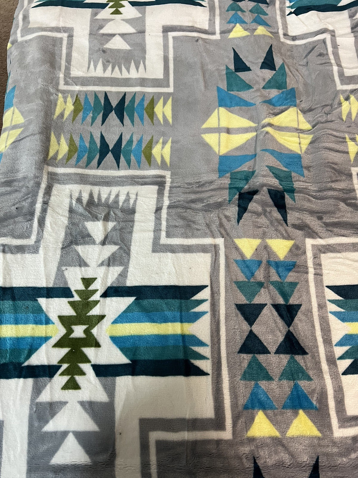 Native American Style 2 Ply Plush Reversible Blanket Sz Queen Gray Wow Stunning gallery