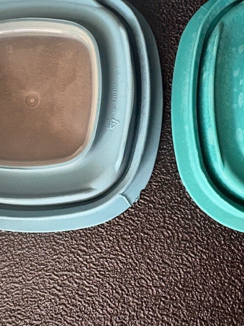 Rubbermaid Easy Store 10M1M2 Blue Square 5" Replacement Lids; Lot of 3 gallery