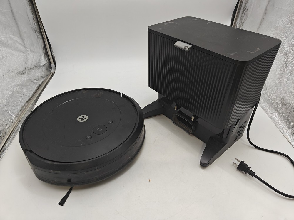 IROBOT ROOMBA COMBO 2 ESSENTIAL ROBOT AUTO EMPTY VAC & MOP - BLACK