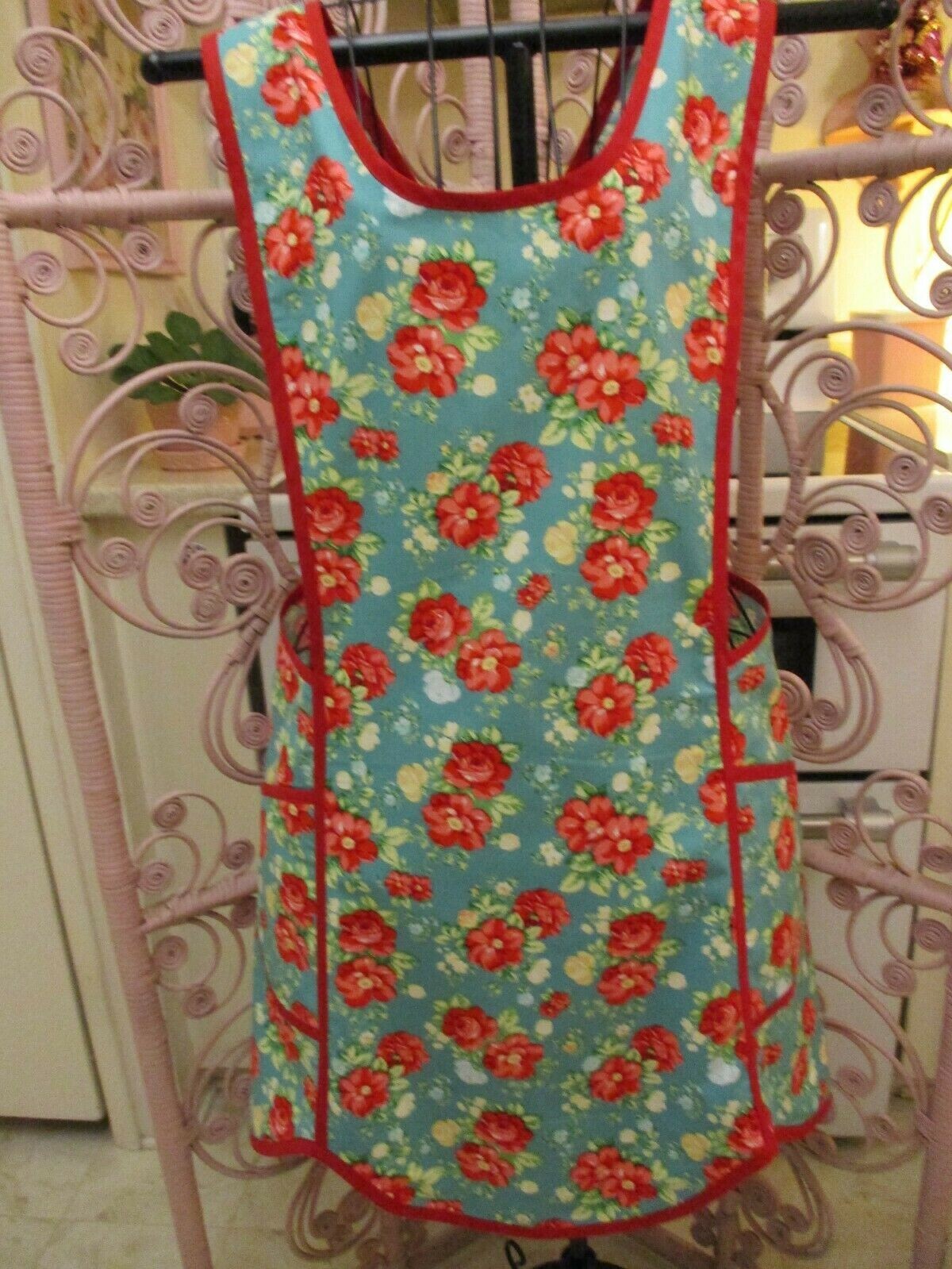 HANDMADE CRISS CROSS APRON SIZE LARGE gallery