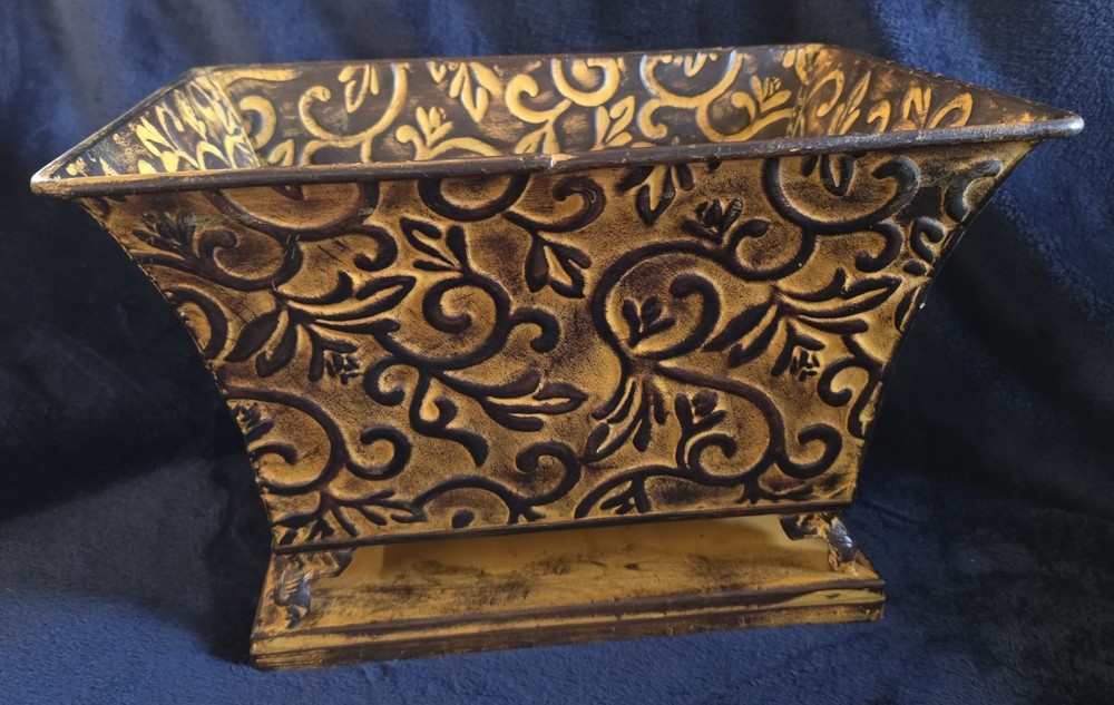 Scrolled Retangle Metal Planter