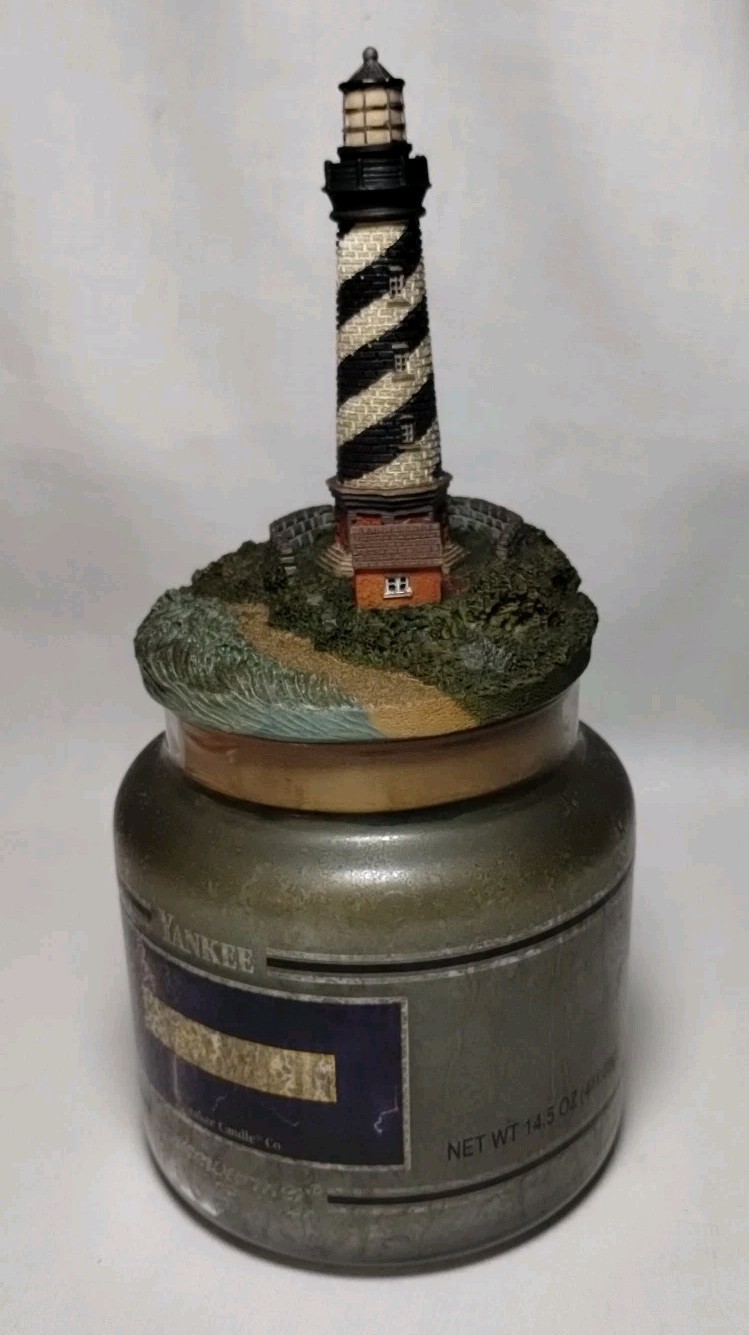 YANKEE CANDLE STORM WATCH LIGHTHOUSE TEENY TOPPER VINTAGE 2000 YR, RETIRED NOW gallery