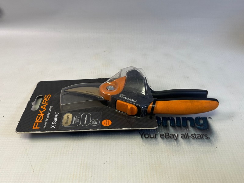 Fiskars X-Series Titanium Bypass Prune 3/4" Garden Pruning Shears P552 New gallery