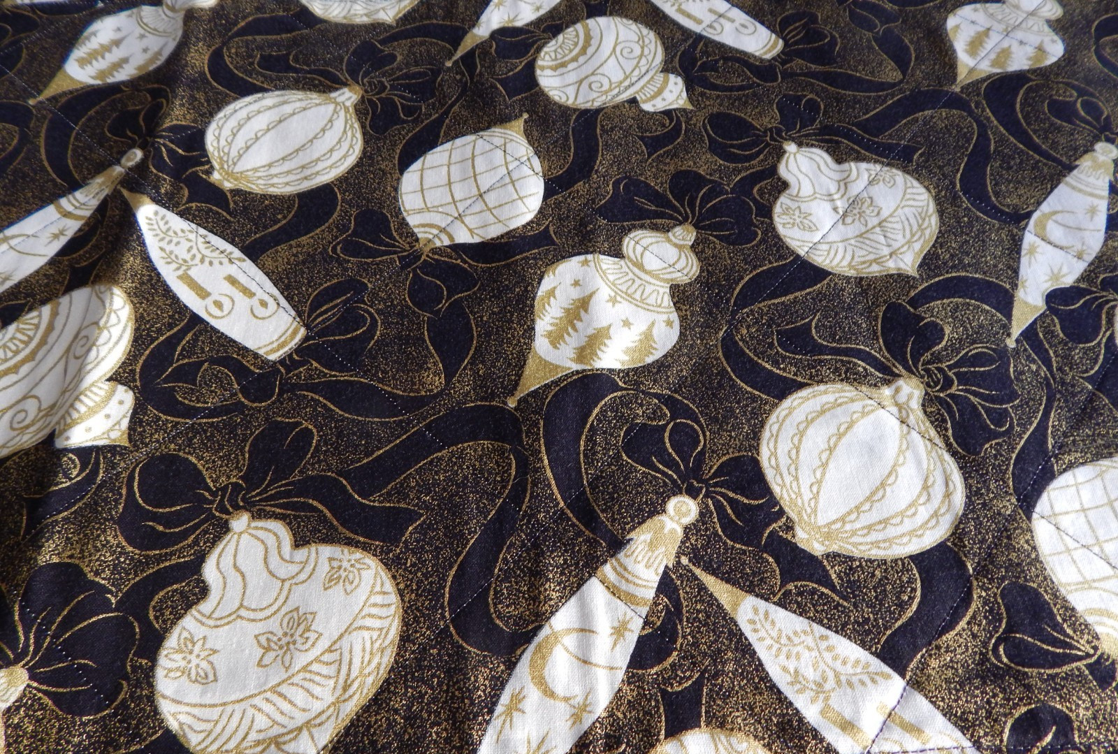 HANDCRAFTED REVERSIBLE QUILTED 42" LONG "ORNAMENTS ON BLACK" TABLERUNNER gallery