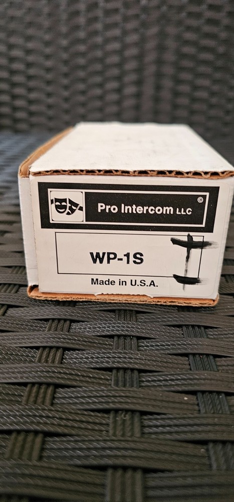 Pro Intercom WP1S Wall Plate with Male XLR & A-B Switch Single-gang wall plate