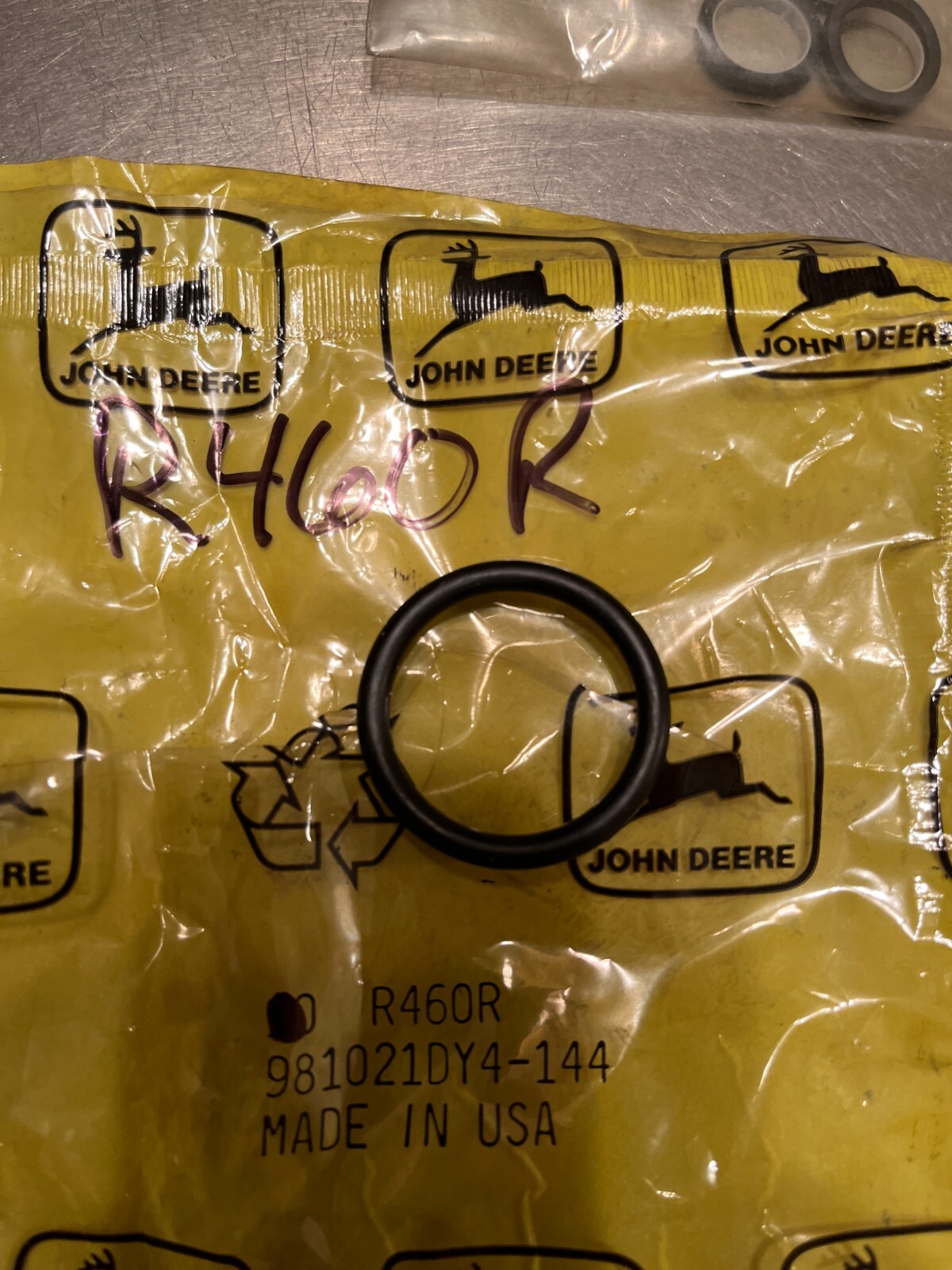 R460R Genuine OEM John Deere O-RING QTY of 2 O-Rings gallery