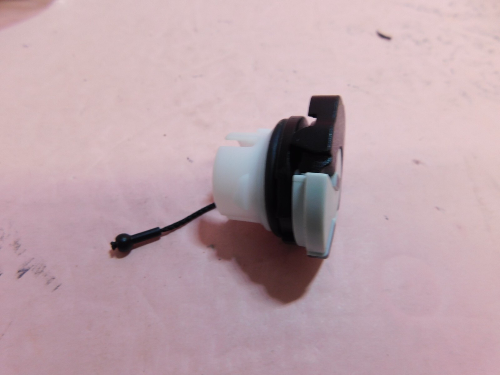 OIL CAP STIHL MS250 MS193T MS200T MS201TC MS261 MS260 # 0000 350 0536 --- UP349B gallery