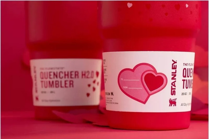 Stanley 40oz RUBY HEARTS Red Valentine’s Day H2.0 Flowstate Quencher Tumbler gallery