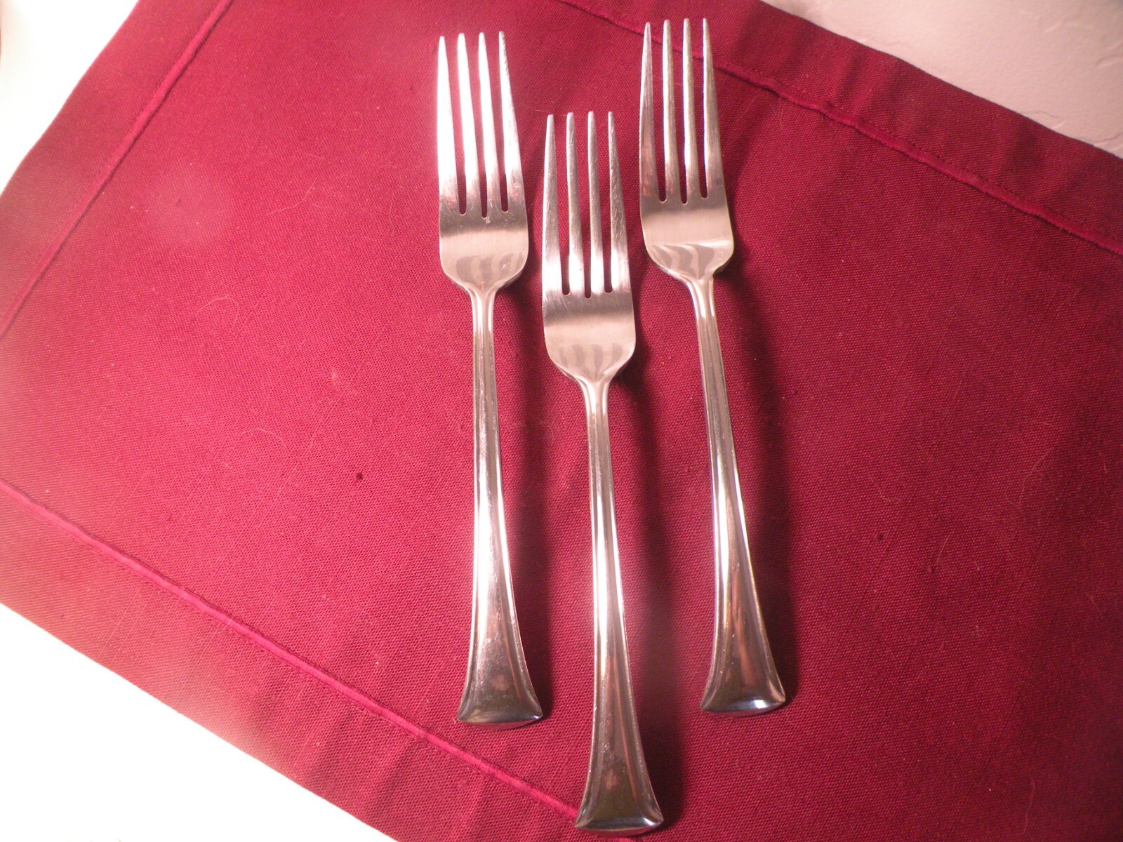 Set Of 3 Dinner Forks Reed & Barton Hillcrest Stainless Flatware 8" gallery