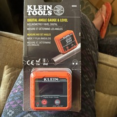 Klein Tools 935DAG Digital Level/Angle Gauge – 0-90 & 0-180 Degree Accuracy 2376
