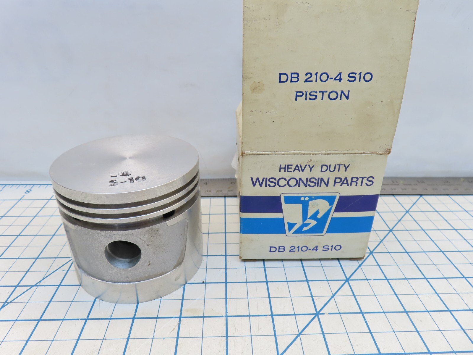 Wisconsin DB-210-4 S10 Piston Only DB210-4 S10 gallery