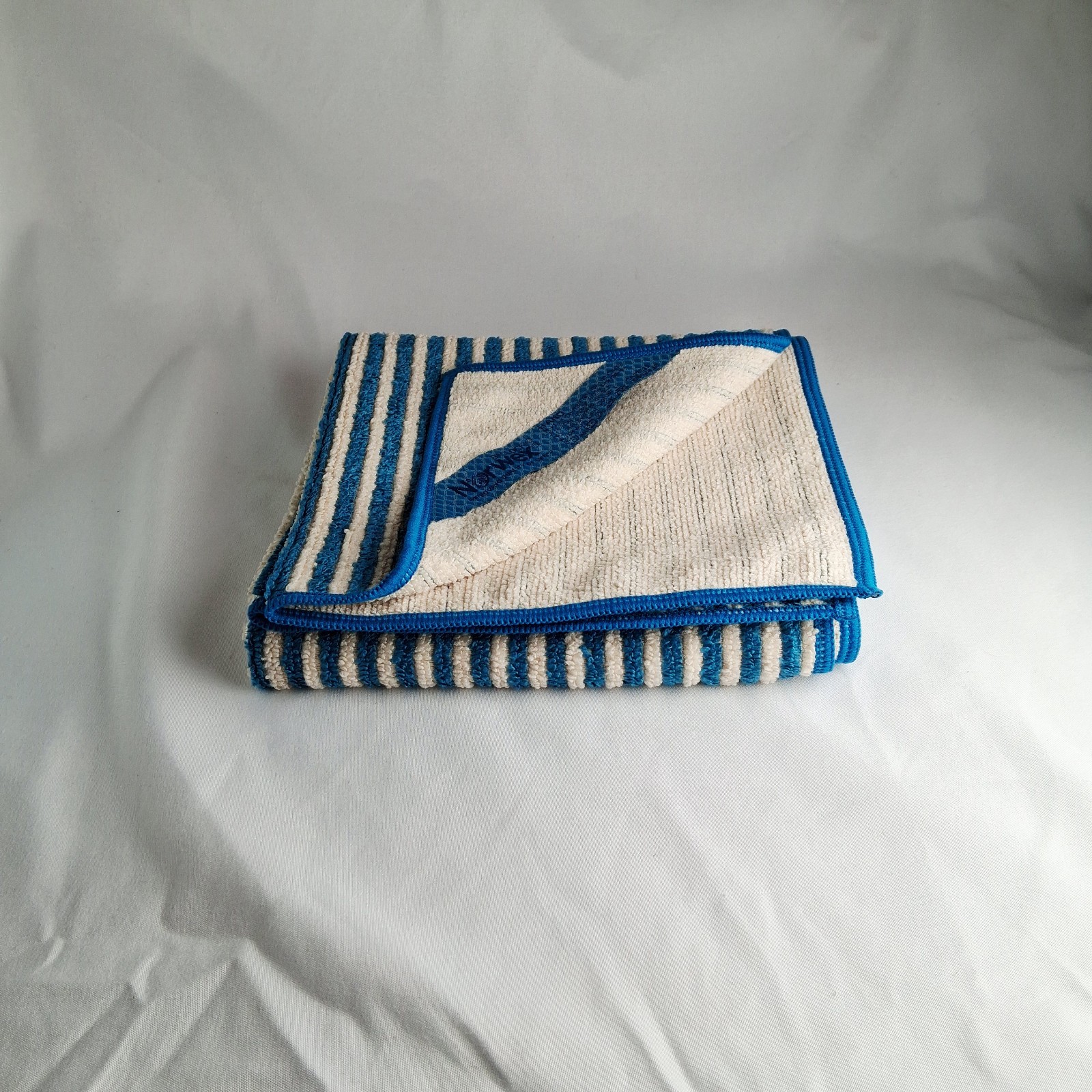 Norwex Hand Towel- Striped Teal/Vanilla 35cm x 65 cm gallery