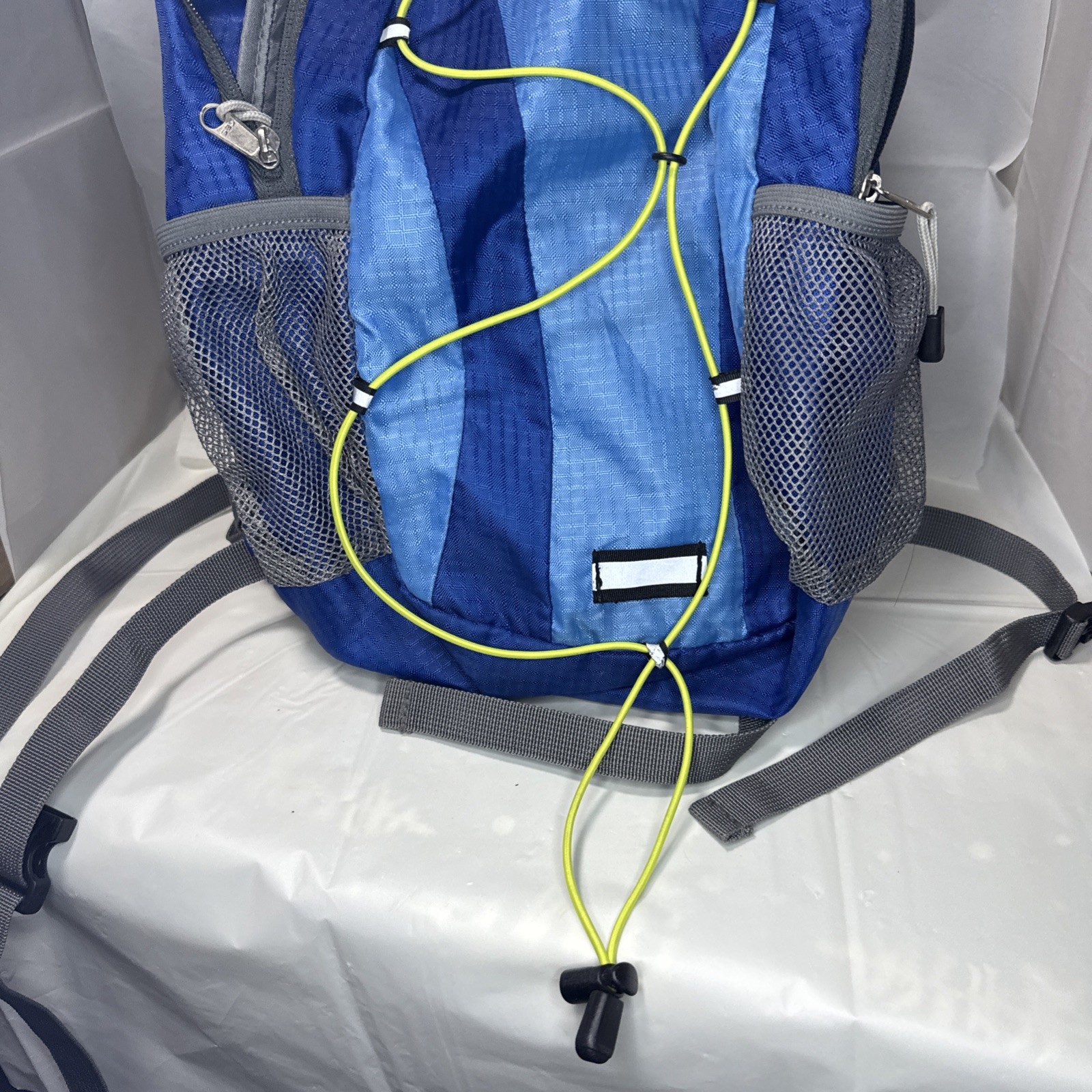 ADVENTURERIDGE Day Hiking Backpack With Camelback Slot 2