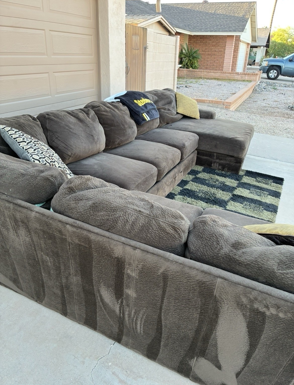 Brown Solid Fabric Sectional Sofa/Couch Right Chaise Traditional Round Arm gallery