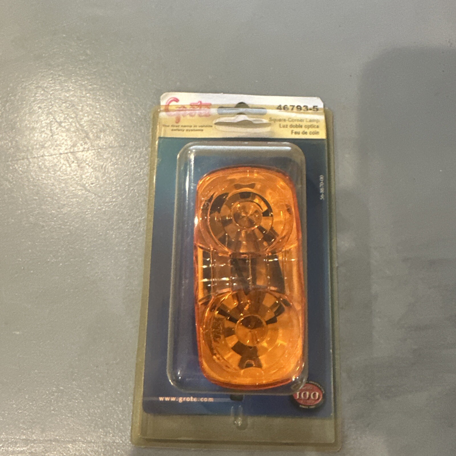 Grote 46793-5 Yellow Two-Bulb Square-Corner Clearance Marker Light (Duramold) gallery