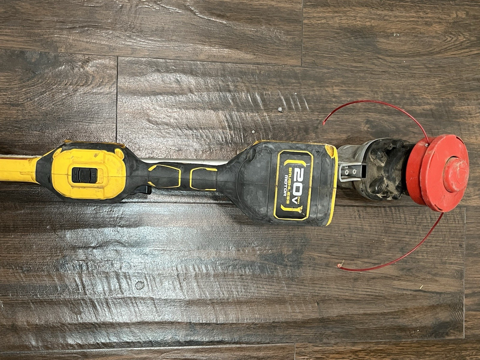DeWalt 14" 20V Brushless Folding String Trimmer DCST922B (Parts/Repair Only) gallery