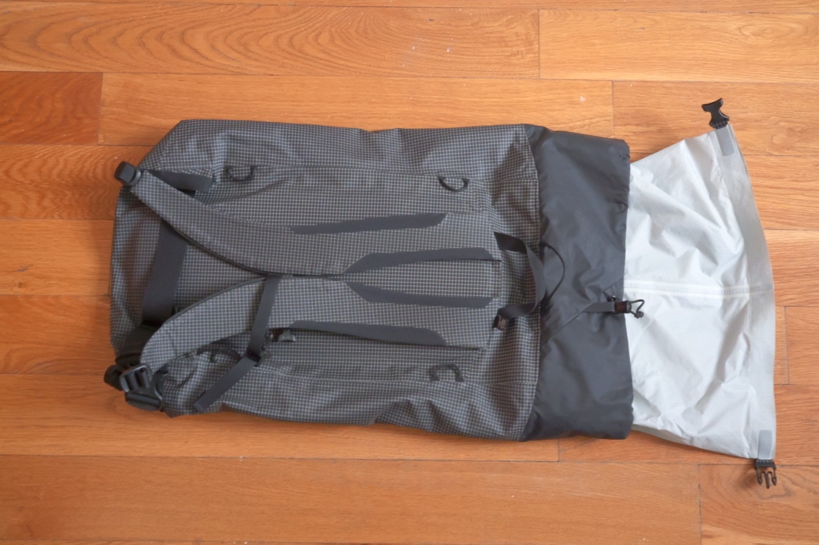 Arc'teryx Alpha FL 30 Backpack, Black 2