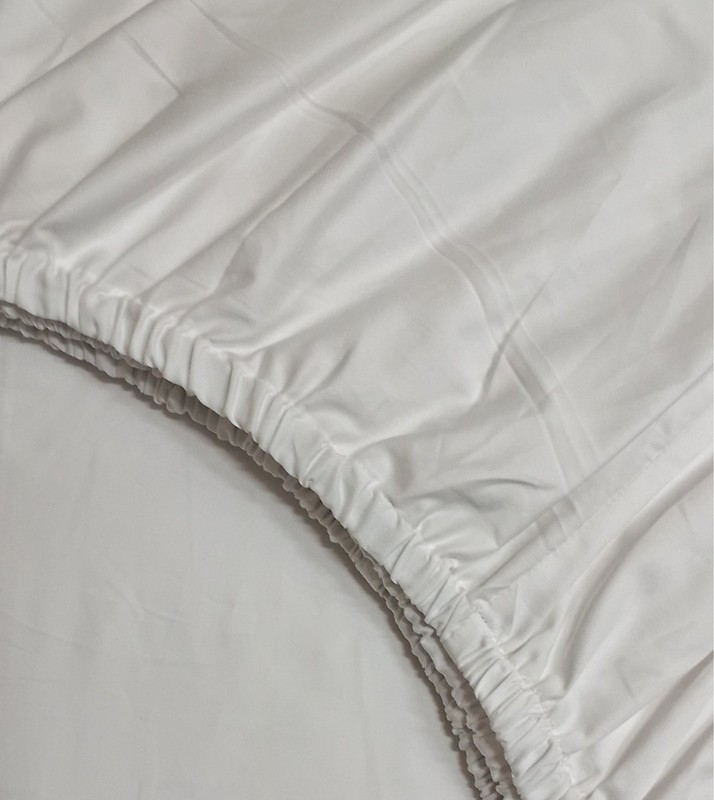 4 Piece Ruffled Sheet Set, Solid White 650 TC Egyptian Cotton, Pocket up to 26" gallery