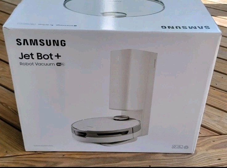 Samsung - Jet Bot+ Robot Vacuum with Clean Station - White - NEW IN BOX! gallery