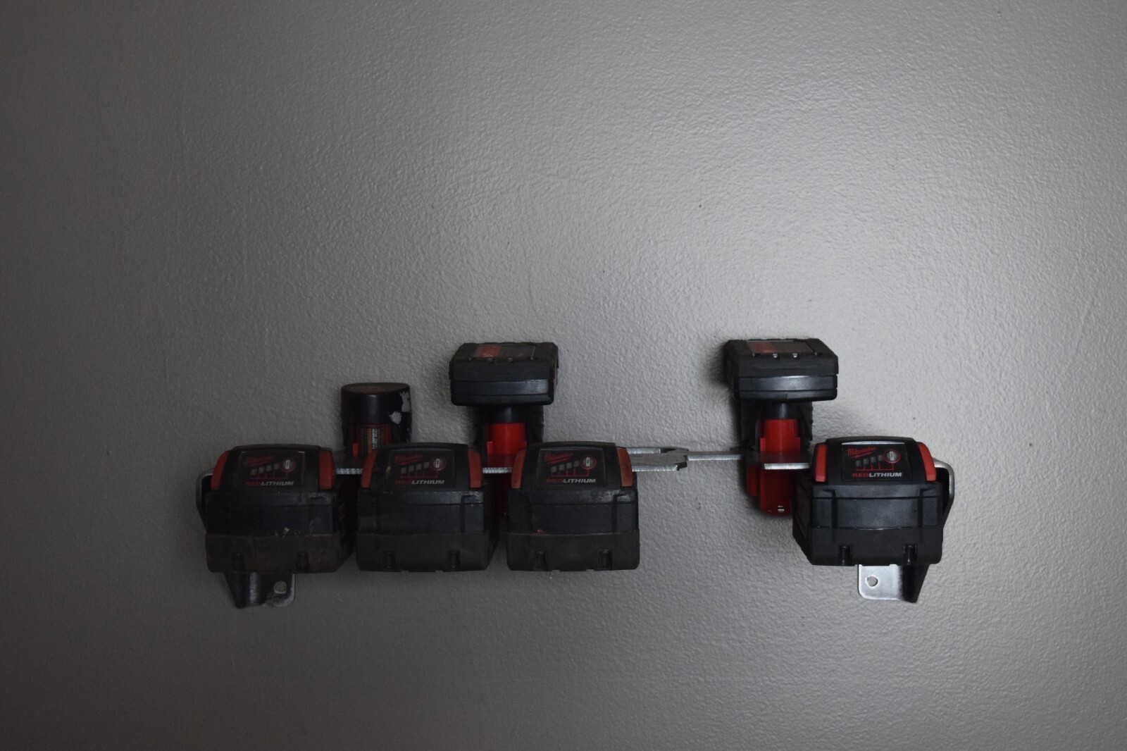 Milwaukee BATTERY HOLDER M18(5)/M12(4) HEAVY DUTY (10 Ga Steel) gallery