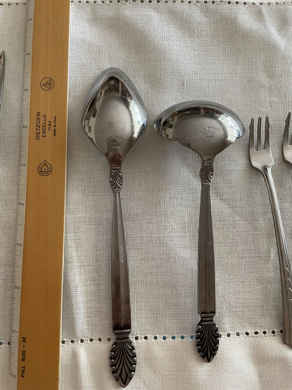 vintage 5 piece serving set + 4 seafood cocktail knives- good vntg condiiton gallery