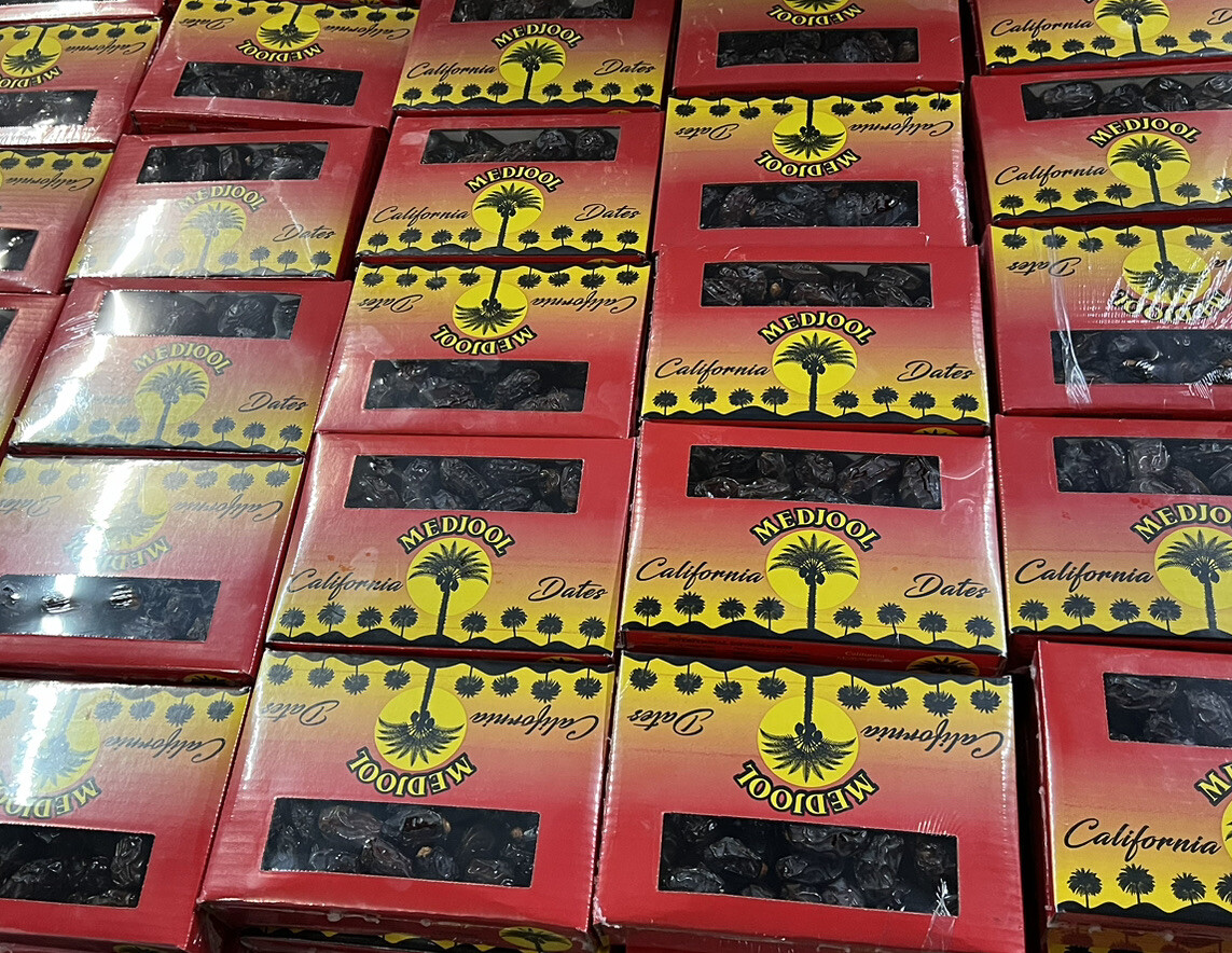 MEDJOOL DATES- 2 LB GIFT BOX. JUICY&TASTY.... FRESH CALIFORNIA. gallery