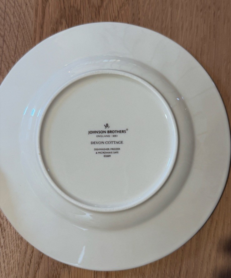 Johnson Brothers DEVON COTTAGE BREAD AND BUTTER / DESSERT PLATE 6.8" / 17cm gallery