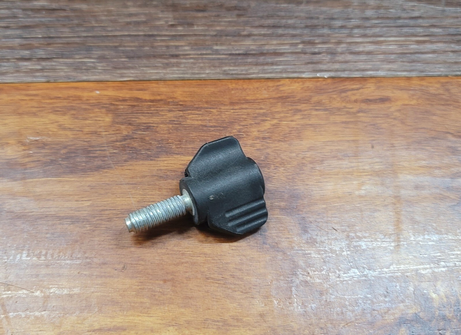 Dewalt KNOB SCREW for DWS780 DWS779 DHS790 Miter Saw 147107-02 gallery