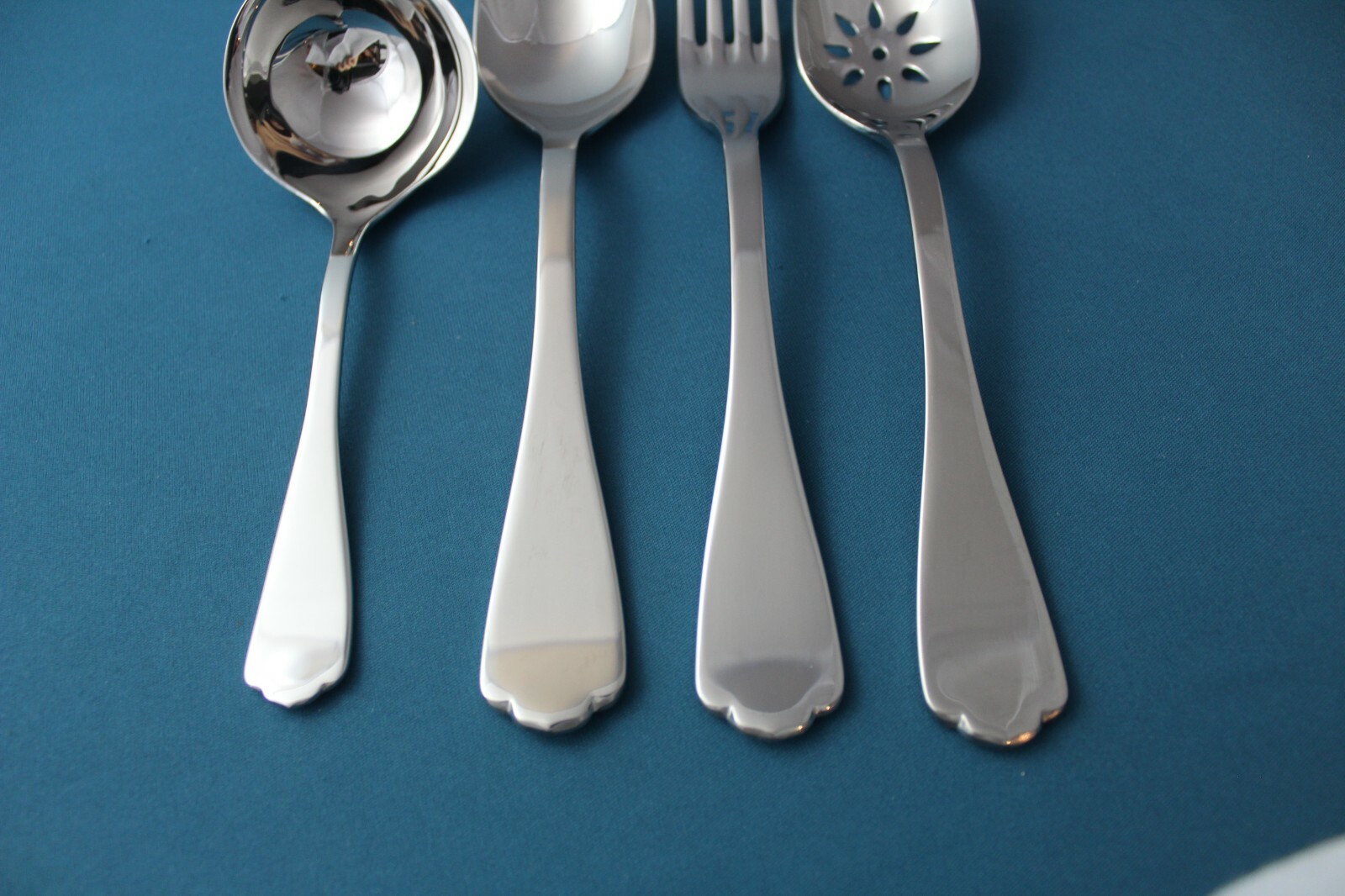 Villeroy Boch MEDINA Serving (4pc Set) Tablespoon Fork Pierced 18/10 Vietnam NEW gallery