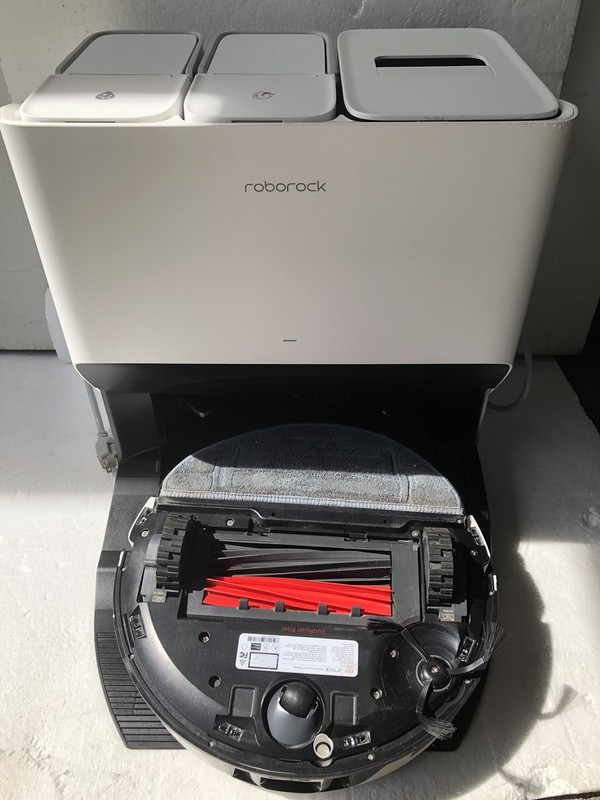 Roborock S8 Pro Ultra Model: S8PU01-01 And Empty Wash Fill Dock Model: EWFD07LRR gallery