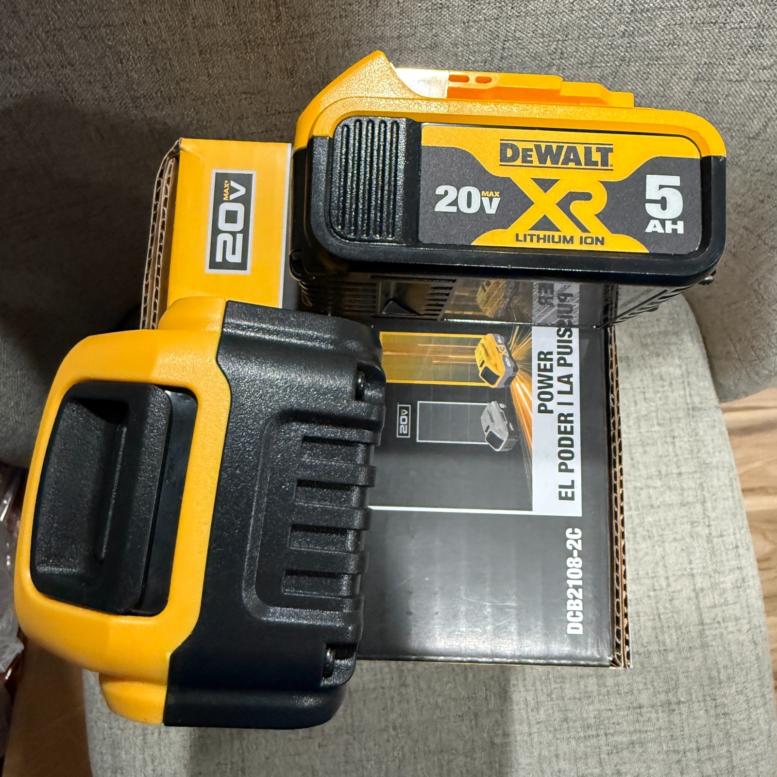 Dewalt DCB205 20 V Compact Power Tool Battery * Pack of 2 gallery
