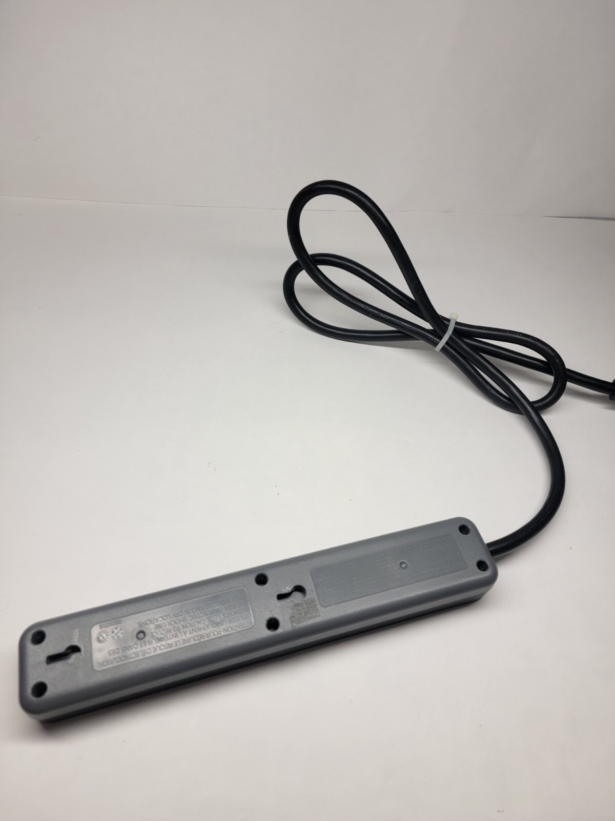 Wall Mountable USB Surge Protector Power Strip with 6 Outlet Plugs, 6' cord gallery