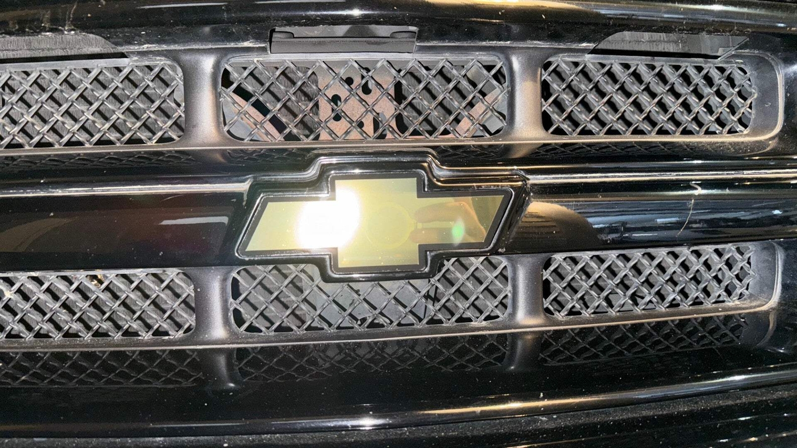 1998 - 2004 Chevrolet S10 2ND GEN Front Bowtie Emblem Version 2.0 Black & Gold gallery