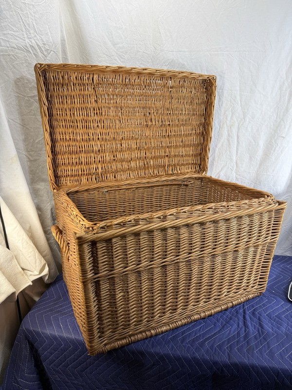 Vintage Large Wicker Storage Trunk Woven Rattan Blanket Chest Basket Toy Box 24" gallery