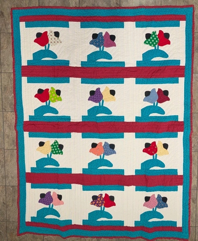 Quilt Handmade Beautiful Pattern Made in Early 90's, 71" + X by 54" Very Clean! gallery