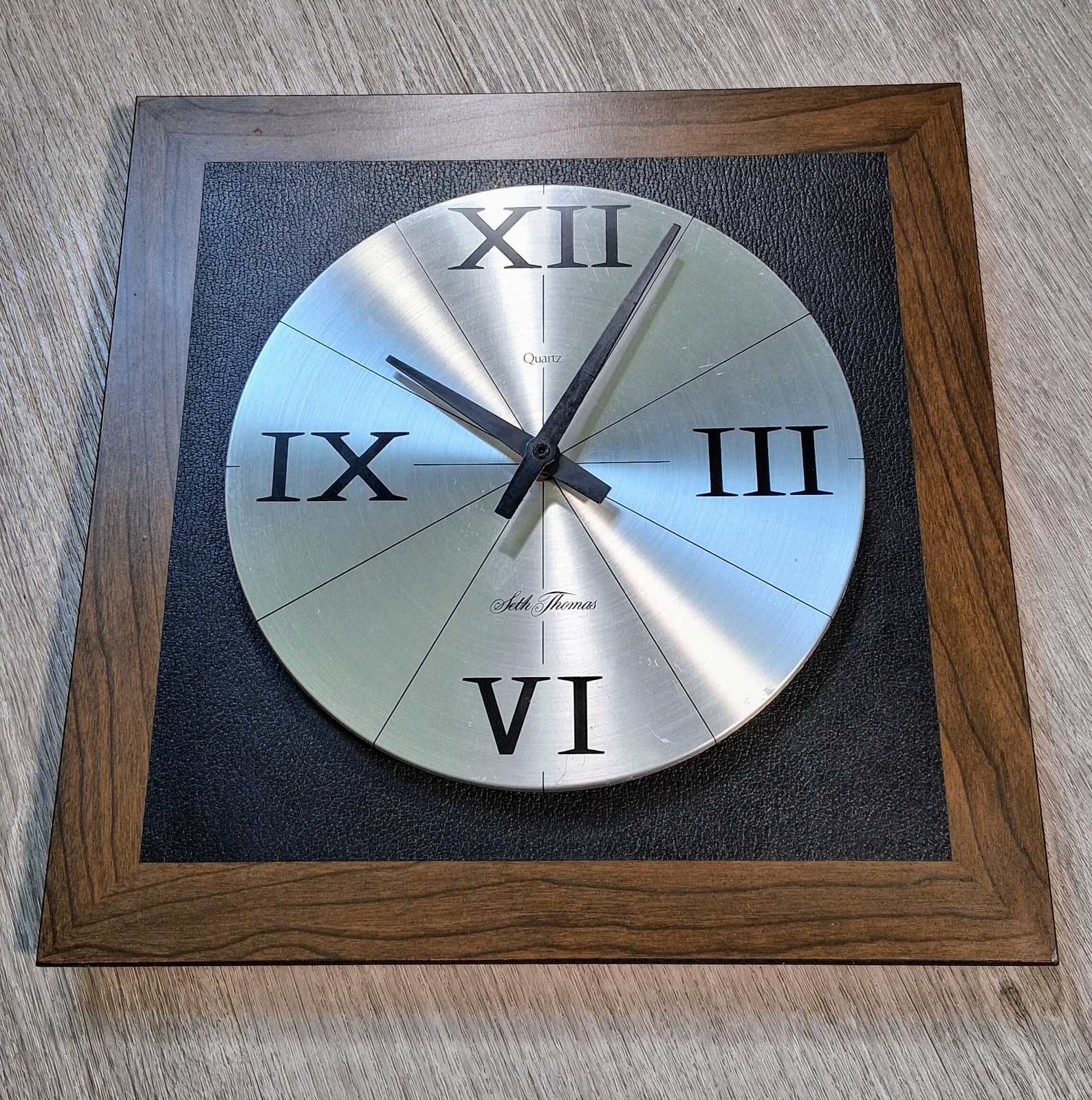 Vtg. Seth Thomas Wall Clock 1981 MCM Modernist Style wood panel CAT#2590A (12") gallery