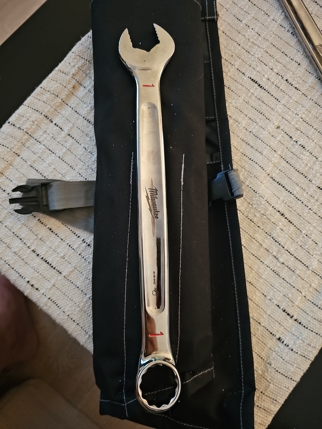 Milwaukee Tool 45-96-9432 1 In. Sae Combination Wrench gallery