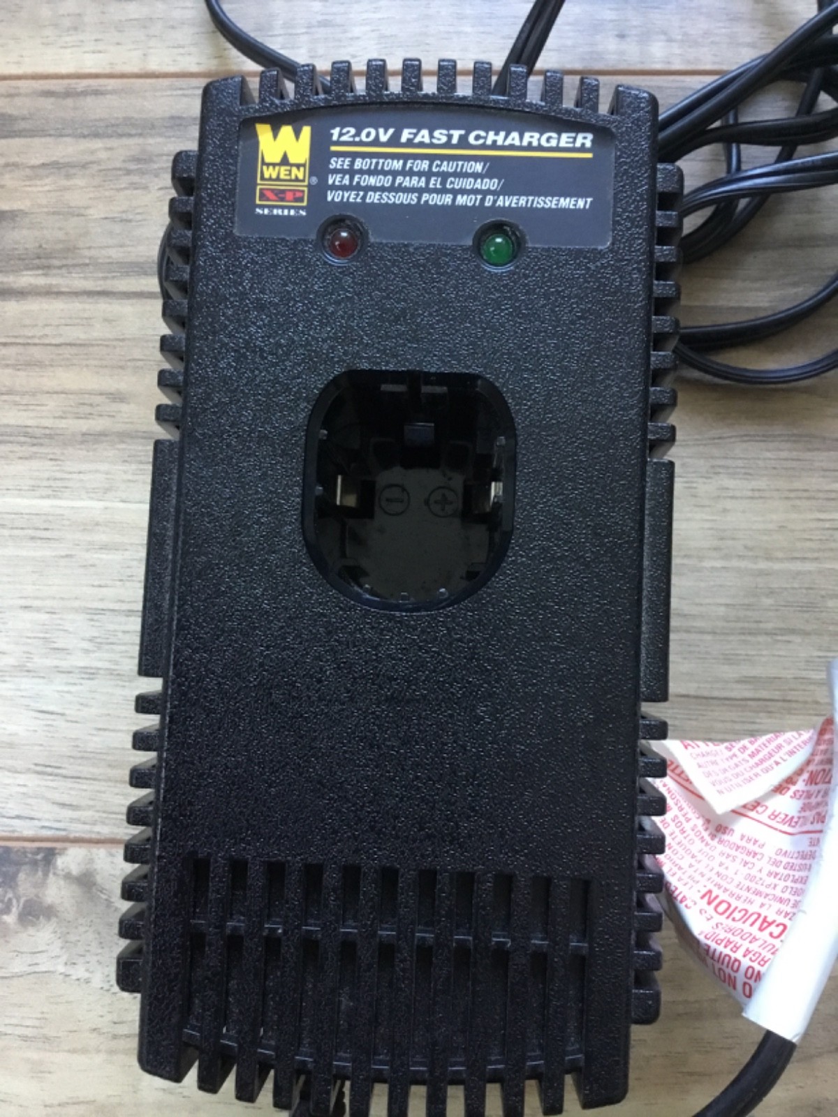 WEN 12V Fast Charger XP-1200-2 & 12V Battery XP-1200-1 gallery