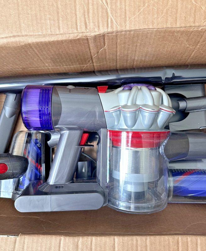 Dyson V7 Advanced Cordless Vacuum Cleaner | Silver | Refurbished | Black Tube gallery