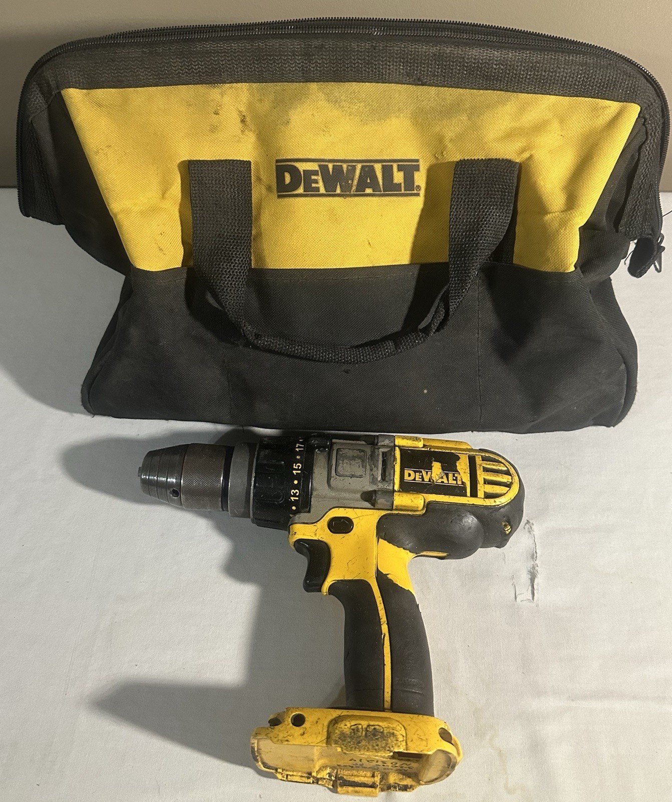 Dewalt 18 Volt 1/2 In. Hammer Drill 9CD950 With Bag gallery