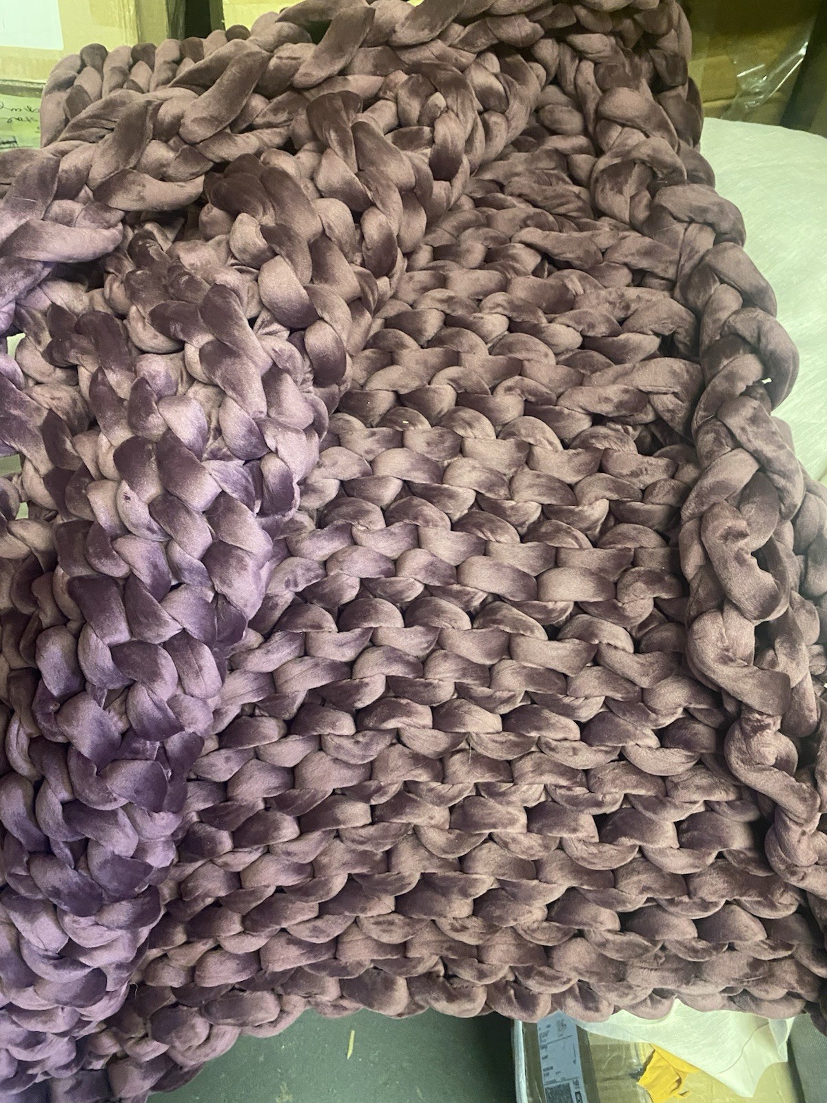 Bearaby Weighted Velvet Napper 20 Lb Throw Retail $269 Plum gallery