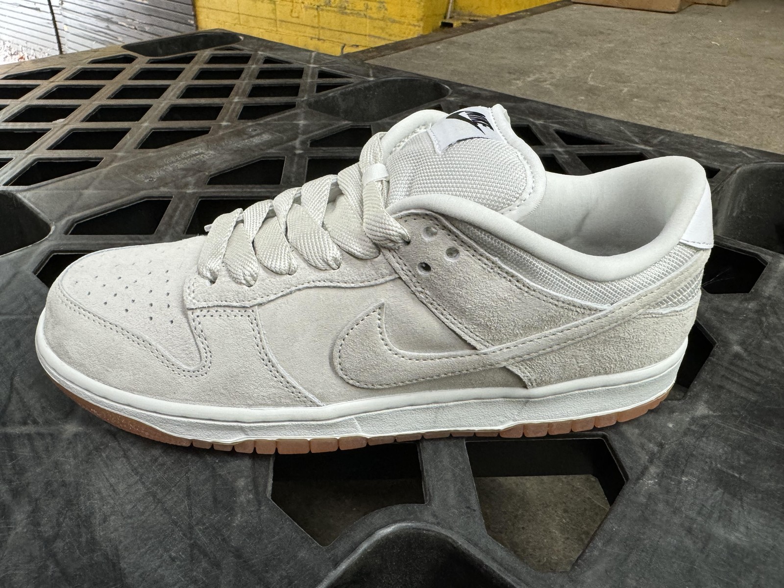 Nike SB Dunk Low Pro B (Pale Ivory/Summit White) gallery