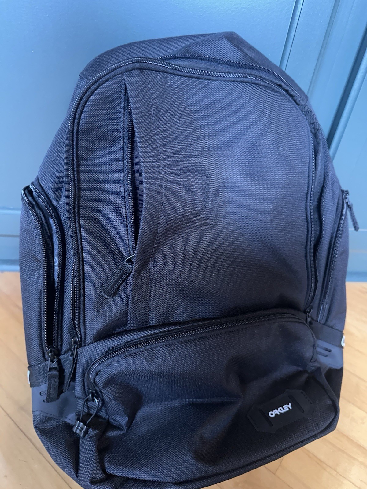 Oakley Jet Blackout Hiking Backpack, Multiple Compartments, Adjustable Straps 5
