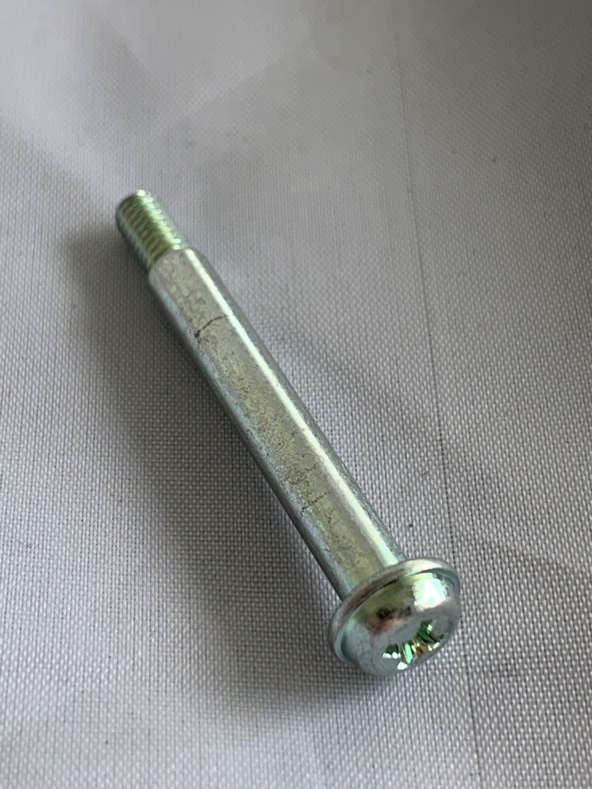 Hoover 1 3/4" HANDLE SCREW OEM gallery