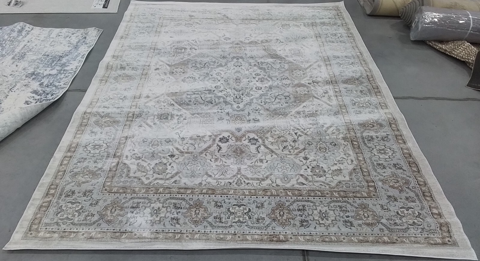 CREAM / BEIGE 6'-7" x 9'-0" Back Stain Rug, Reduced Price 1172771097 ISA916B-7 gallery